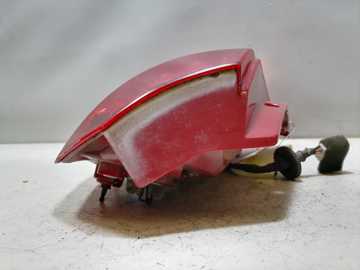Chevrolet Aveo original R&uuml;cklicht R&uuml;ckleuchte Heckleuchte rechts rot wei&szlig; BJ09